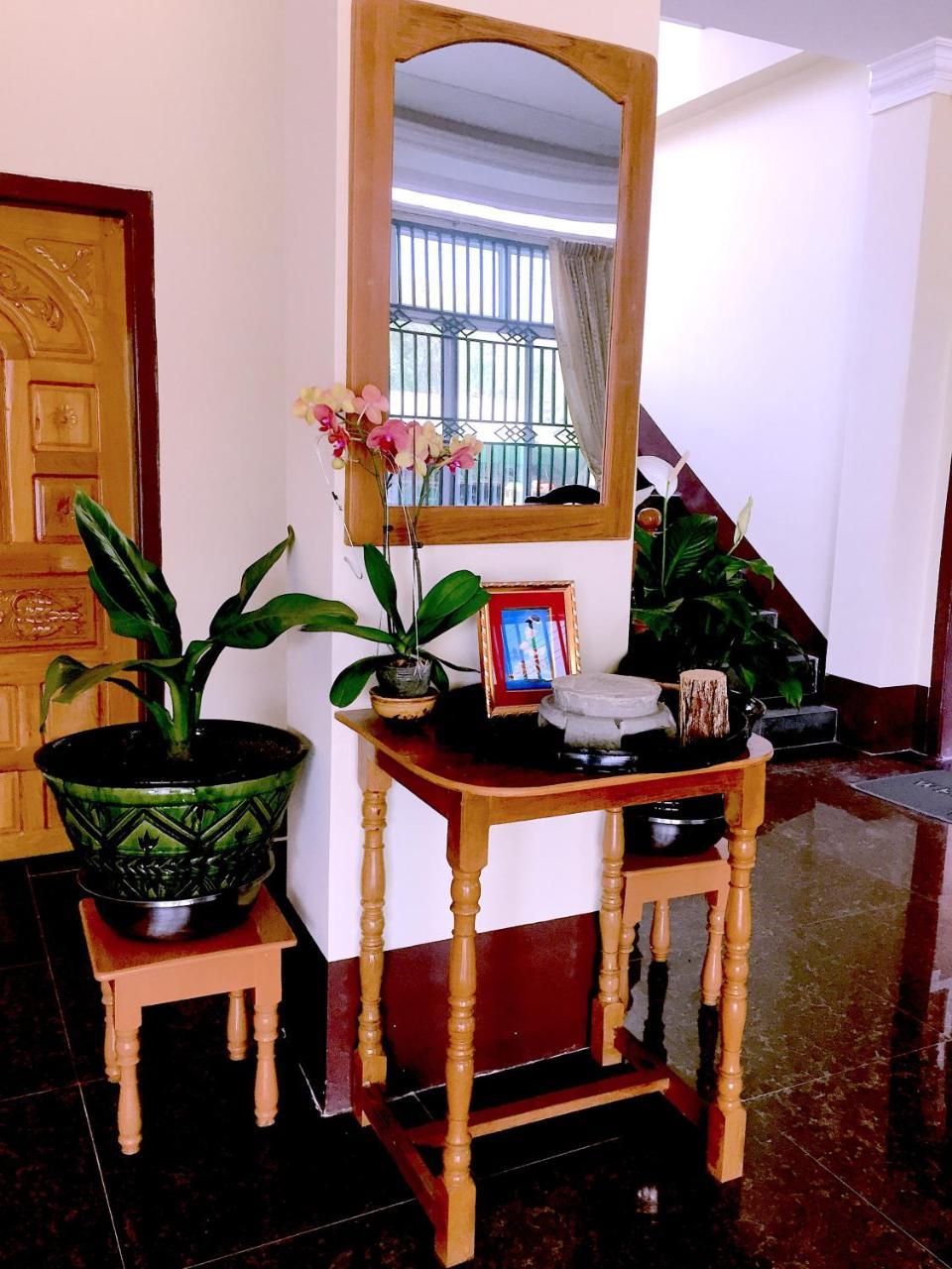 Inle Strand Hotel Ньоншуэ Экстерьер фото
