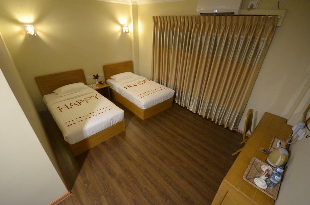 Inle Strand Hotel Ньоншуэ Экстерьер фото
